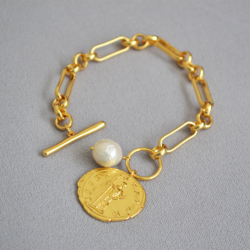 Beautiful Gold Bracelet with Unique Style