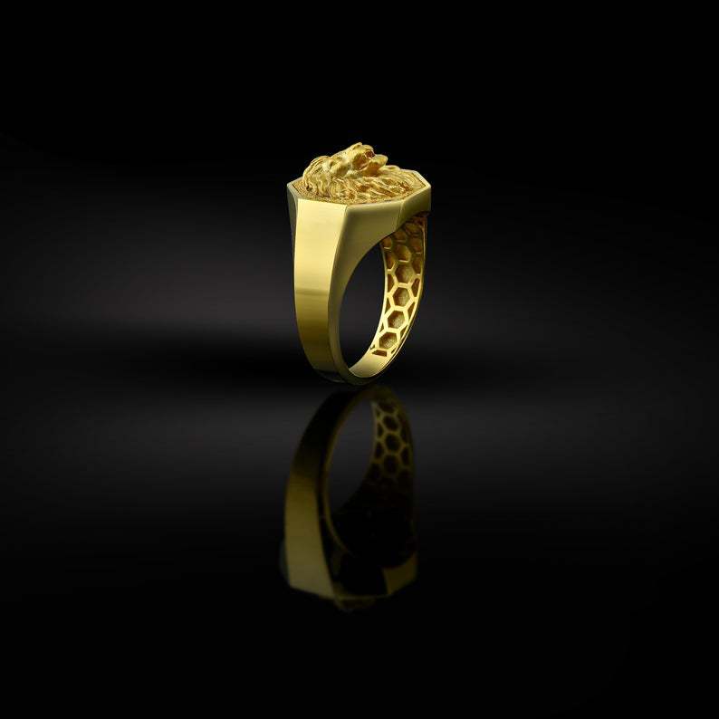 Beautiful Gold Ring with Unique Style