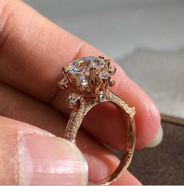 Beautiful Gold Ring with Unique Style