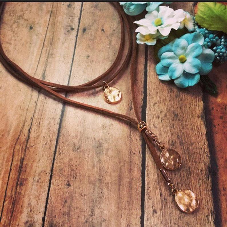 A Charming Necklace for Any Occasion