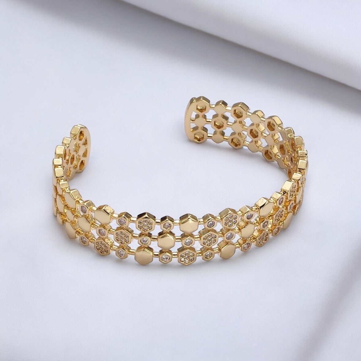 Beautiful Bracelet with Unique Style