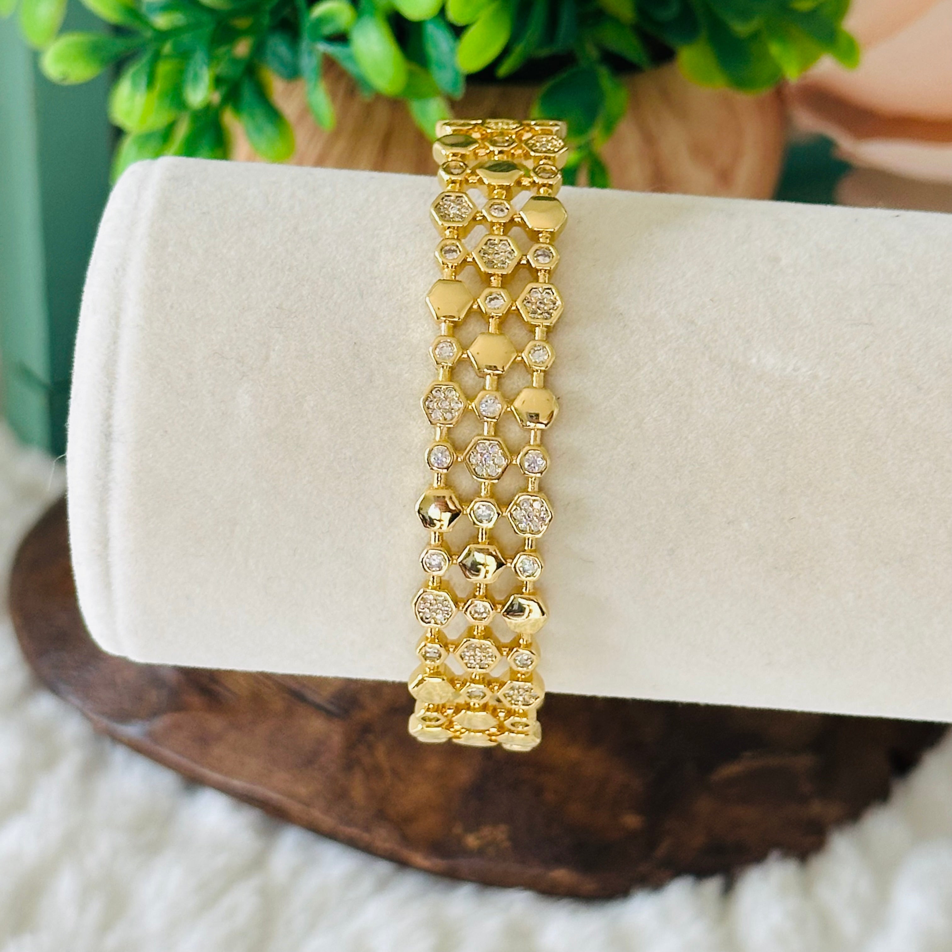 Beautiful Bracelet with Unique Style