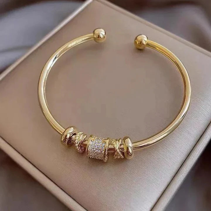 Beautiful Gold Bracelet with Unique Style