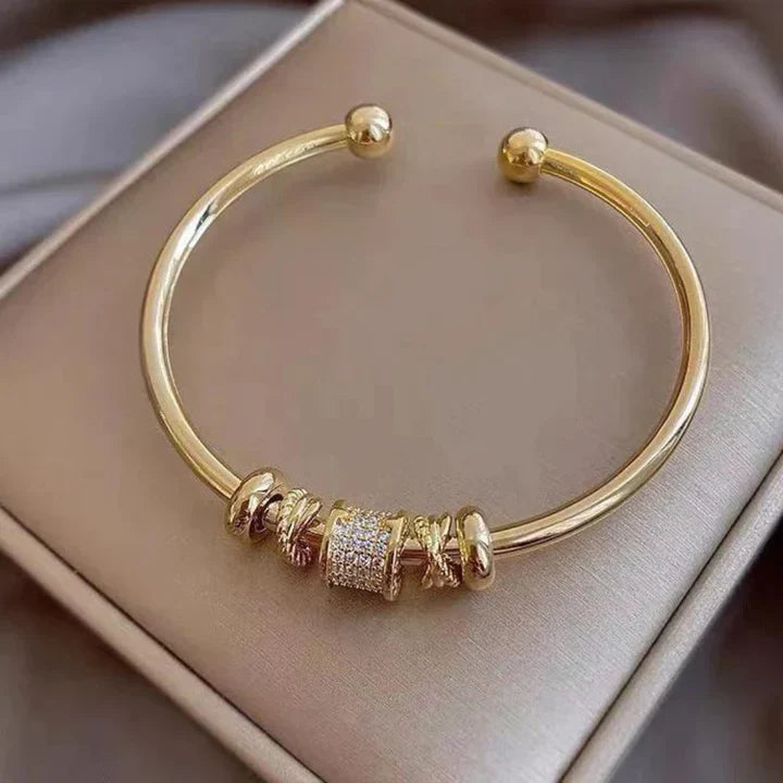 Beautiful Gold Bracelet with Unique Style