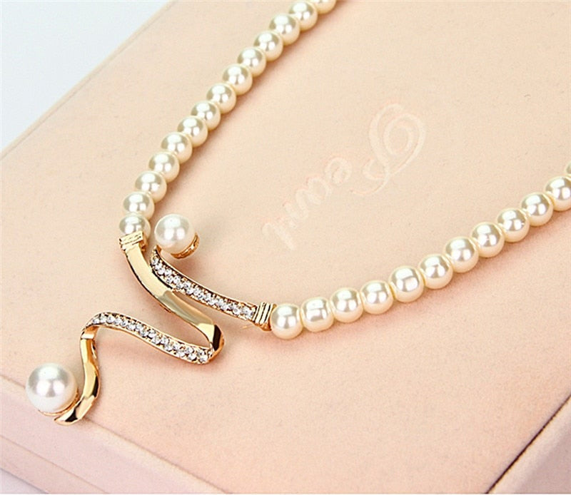 Beautiful Pearl Set with Unique Style