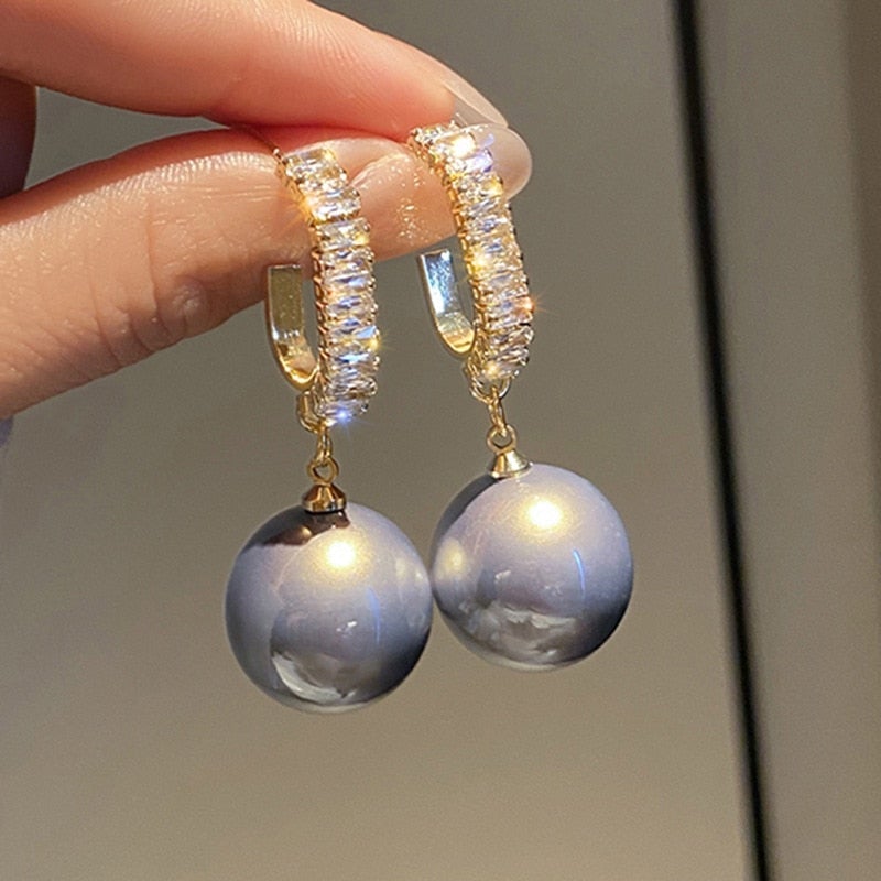 Classic Pearl Earring with Timeless Appeal
