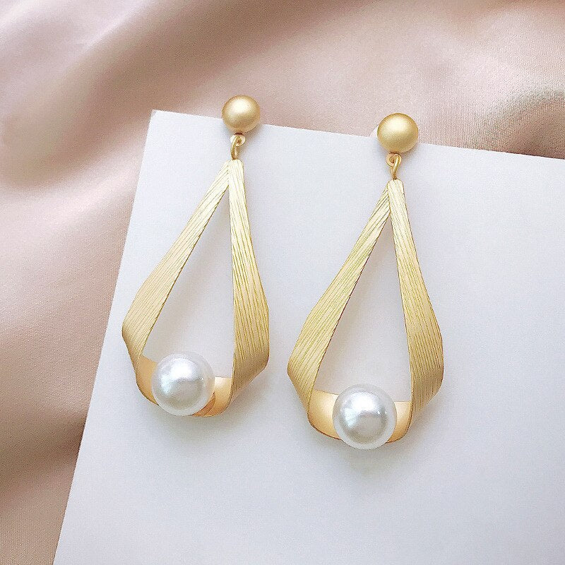 Elegant Pearl Earring for Every Occasion
