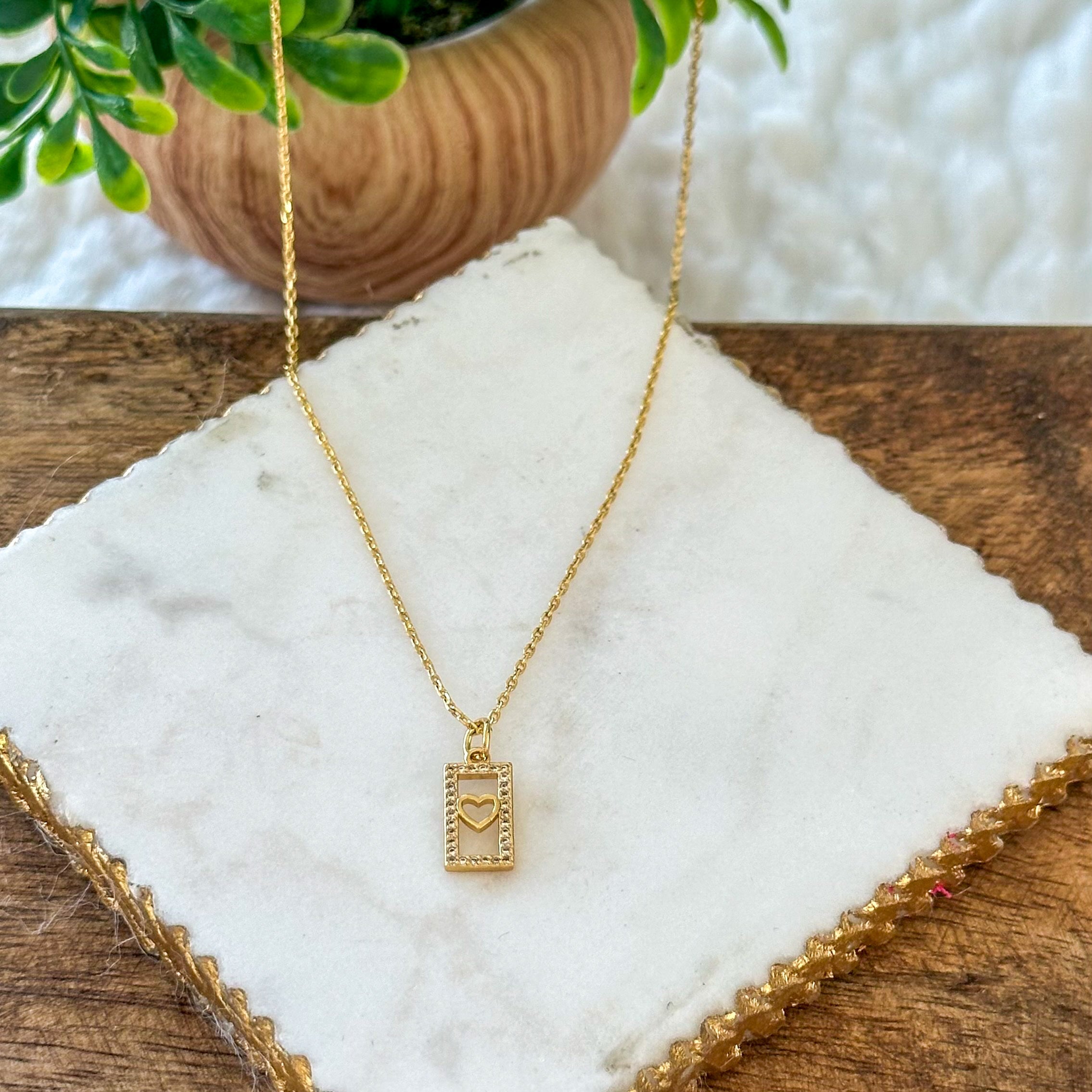 Stunning Necklace for Daily Wear