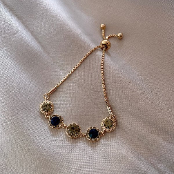 Beautiful Gold Bracelet with Unique Style