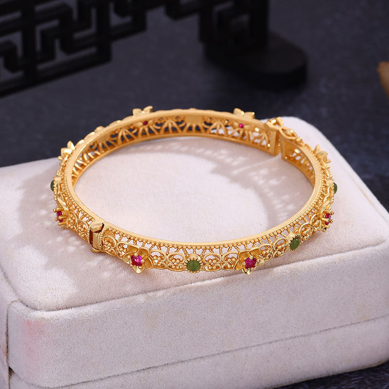 Beautiful Gold Bracelet with Unique Style