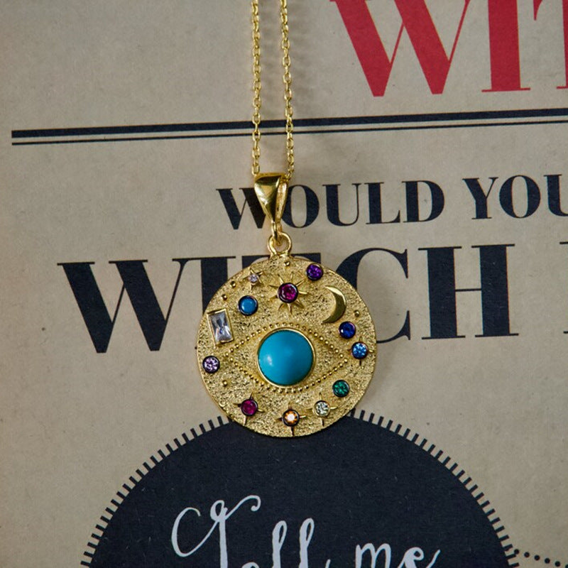 Beautiful Gold Necklace with Unique Style