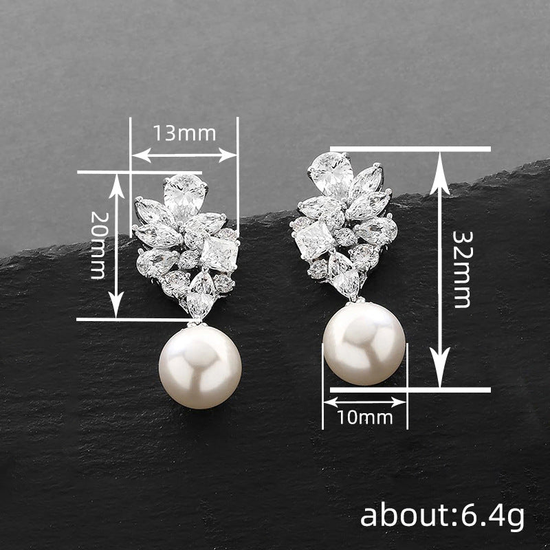 A Beautiful Pearl Earring with Unique Style