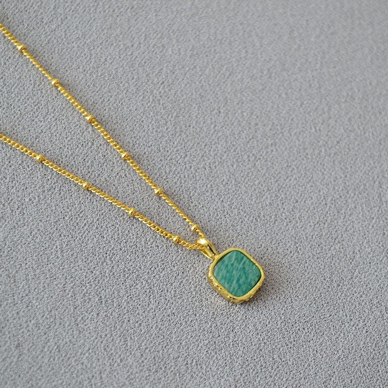 Beautiful Gold Necklace with Unique Style