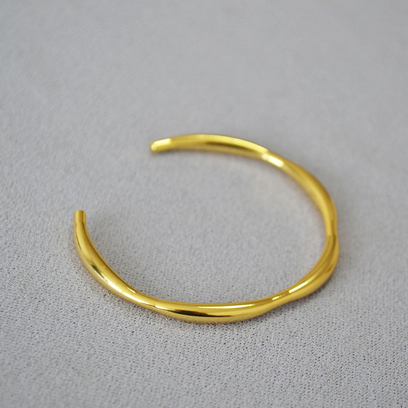 Beautiful Gold Bracelet with Unique Style
