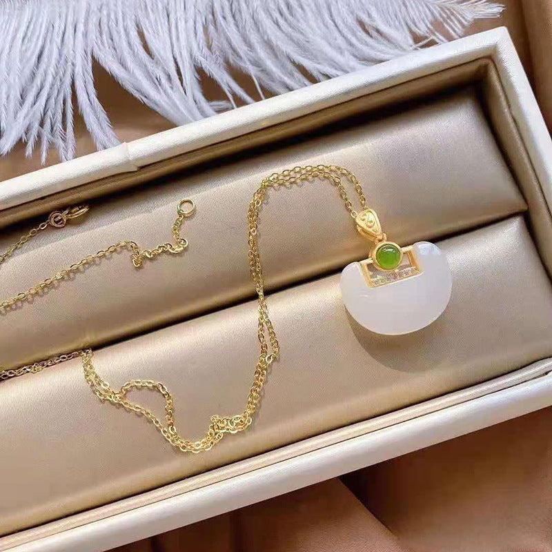 Beautiful Gold Necklace with Unique Style