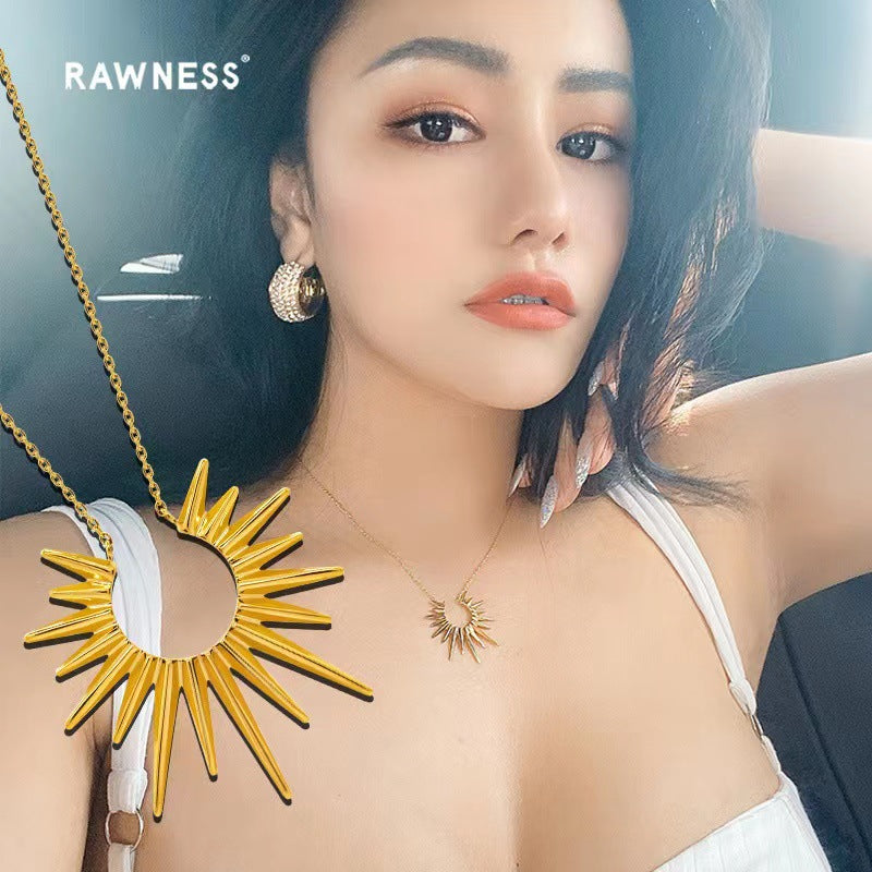 Beautiful Gold Necklace with Unique Style