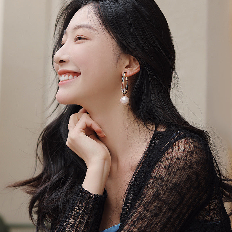 Classic Earring with Timeless Appeal