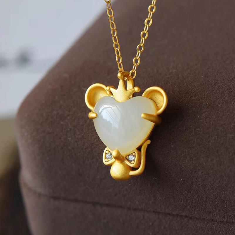 Beautiful Gold Necklace with Unique Style