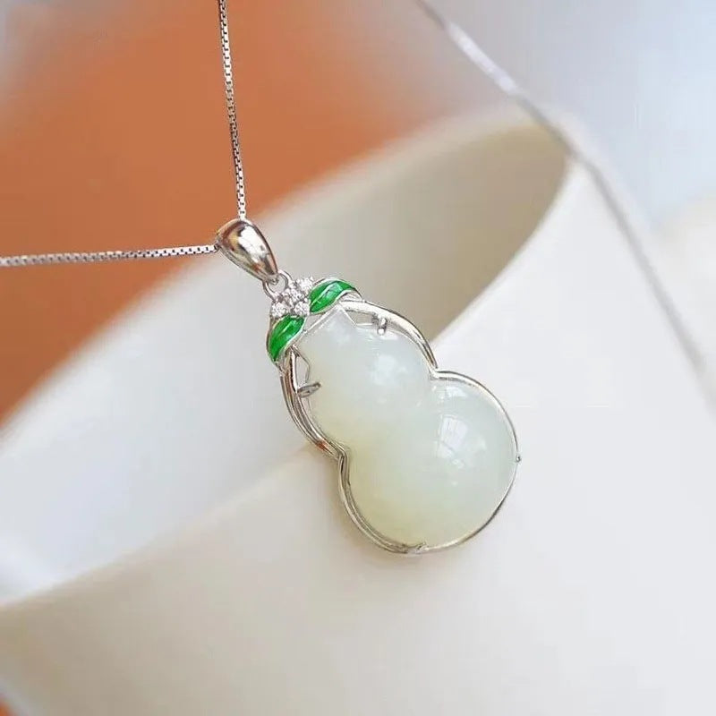 Beautiful Gold Necklace with Unique Style