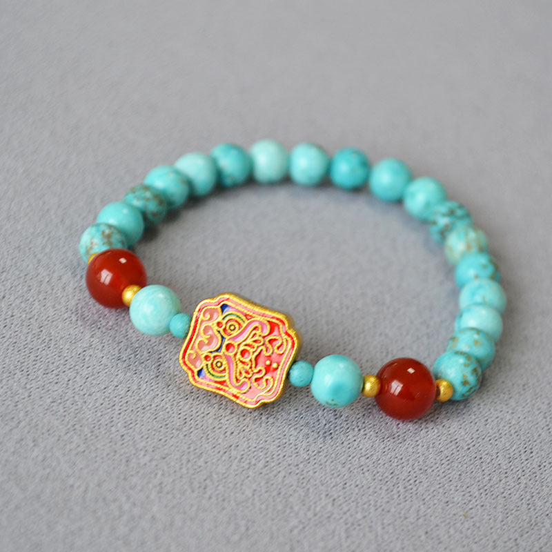 Beautiful Gold Bracelet with Unique Style