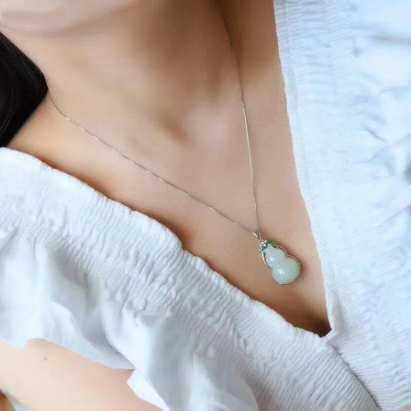 Beautiful Gold Necklace with Unique Style