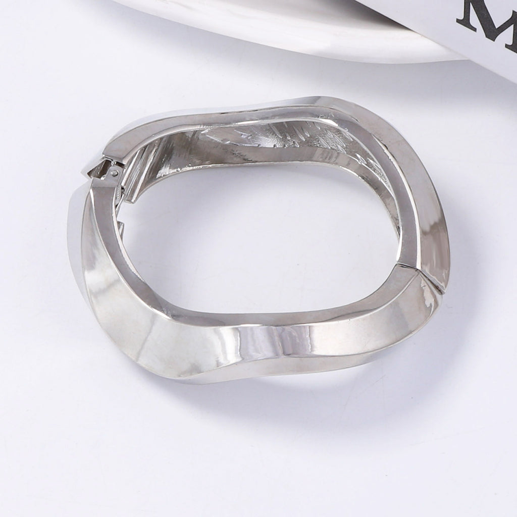 Beautiful Bracelet with Unique Style