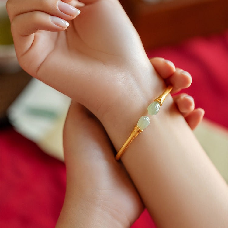 Beautiful Gold Bracelet with Unique Style