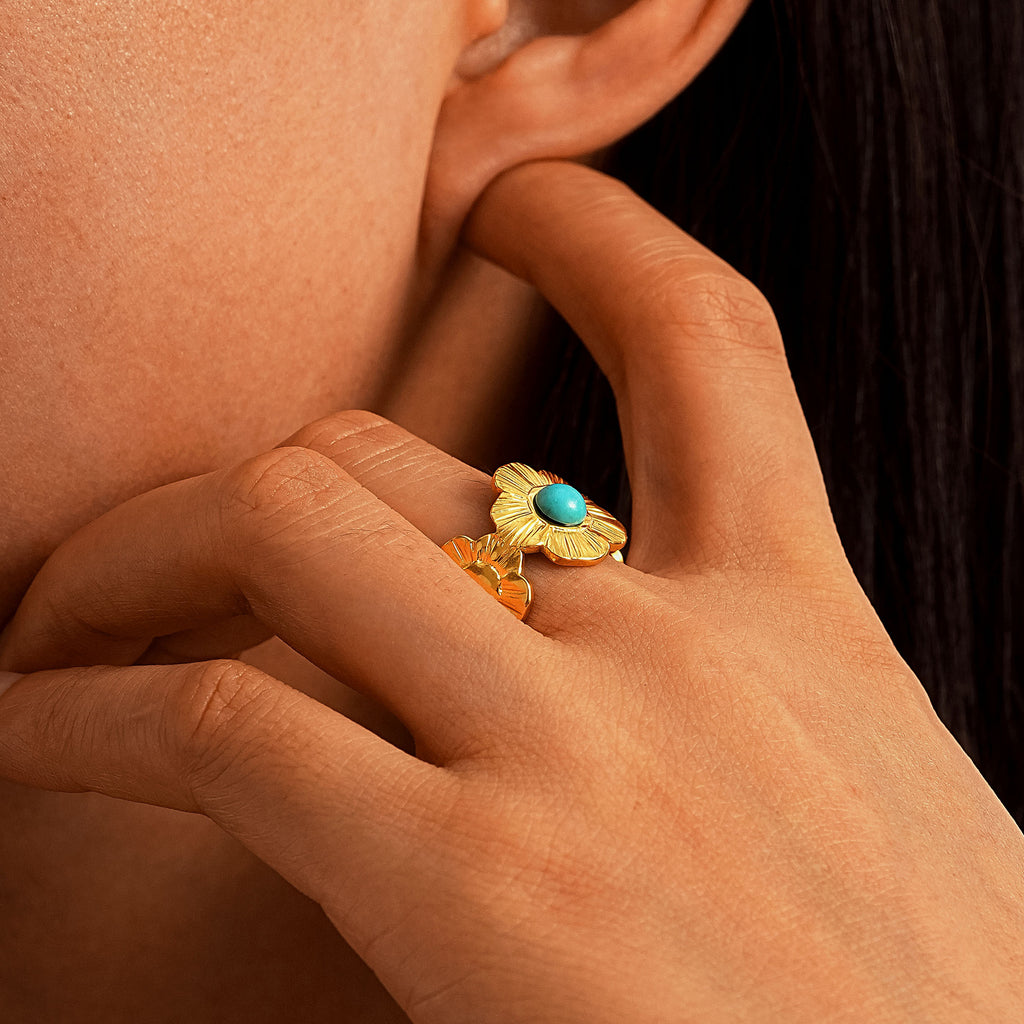 Beautiful Gold Bracelet with Unique Style