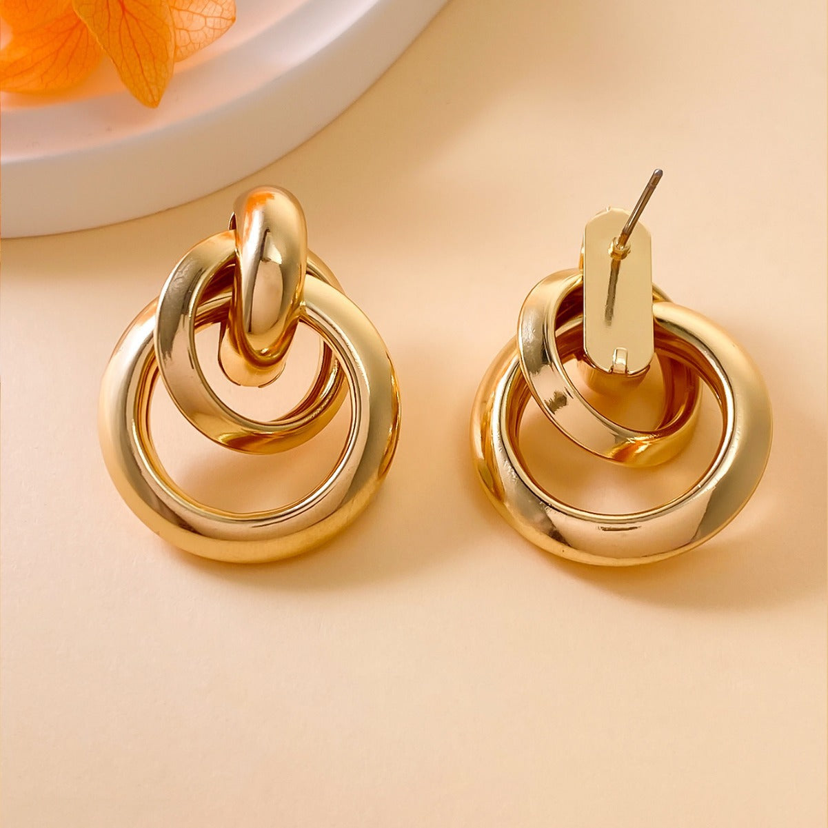 Charming Earring for Any Occasion