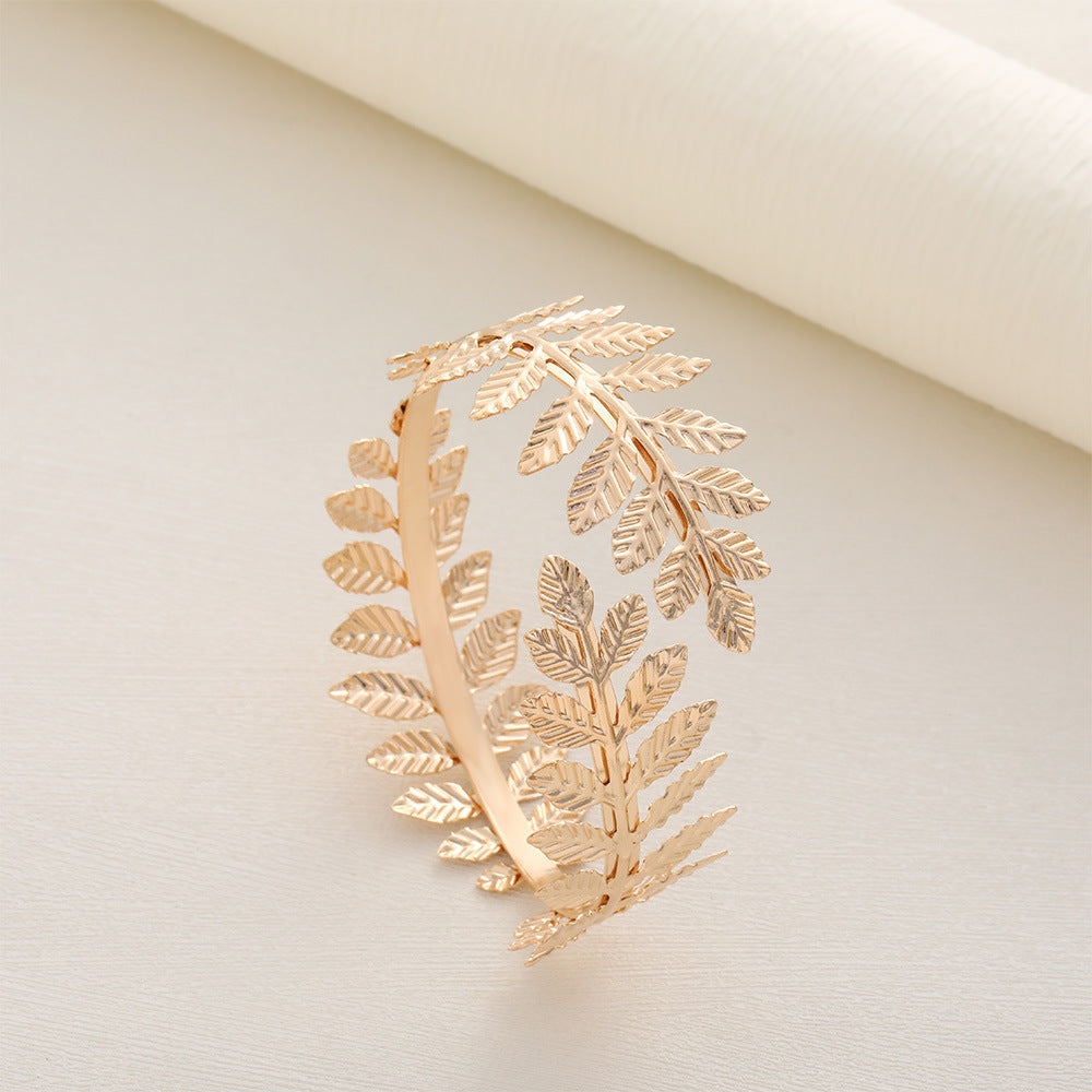 Beautiful Gold Bracelet with Unique Style