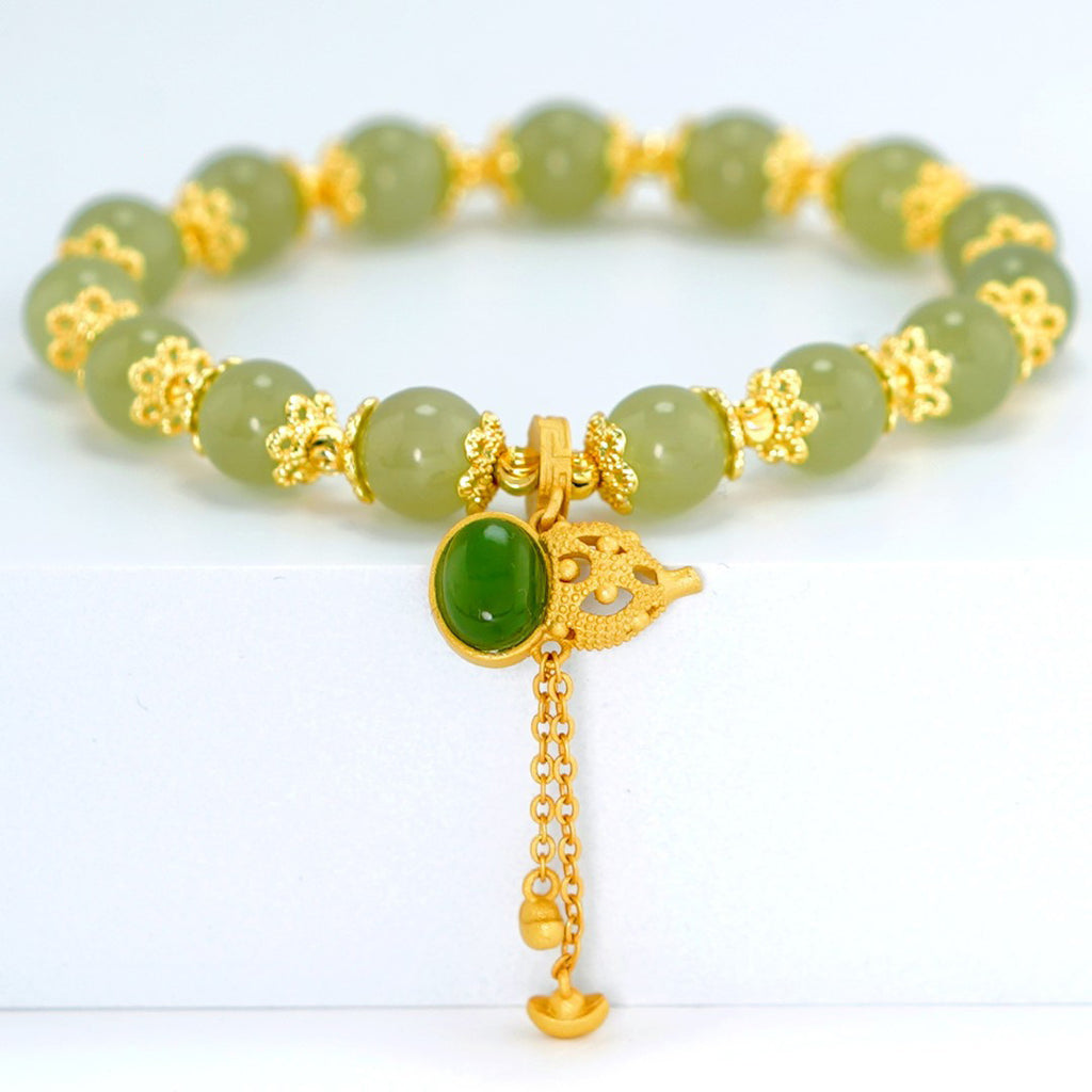 Beautiful Silver Bracelet with Unique Style