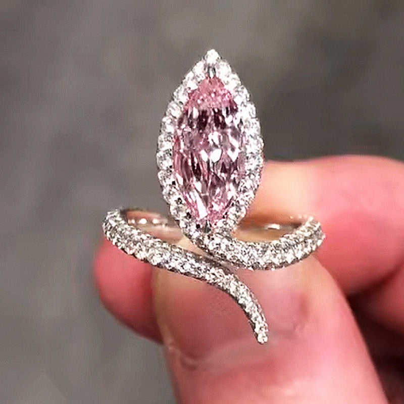 Beautiful Gold Ring with Unique Style