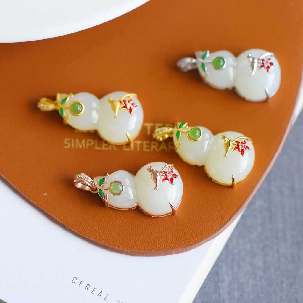 Beautiful Gold Necklace with Unique Style