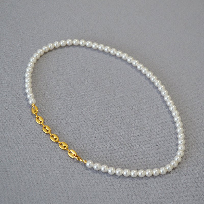 Beautiful Gold Necklace with Unique Style