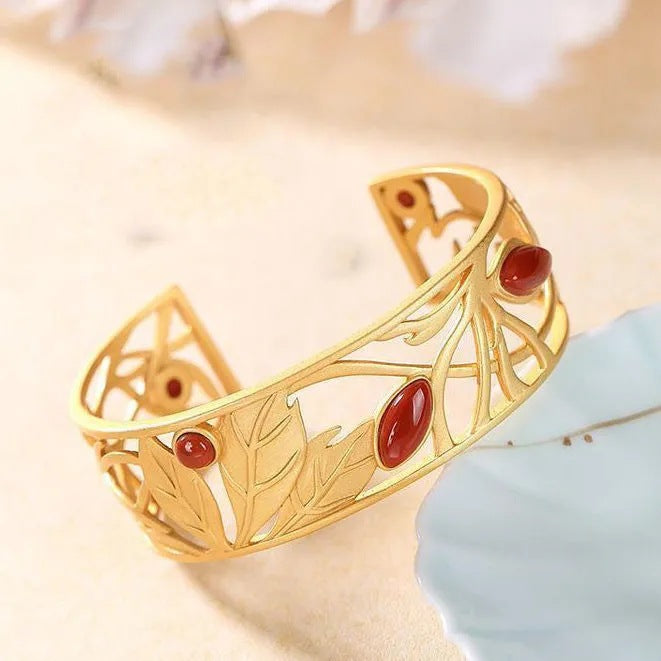 Beautiful Gold Bracelet with Unique Style