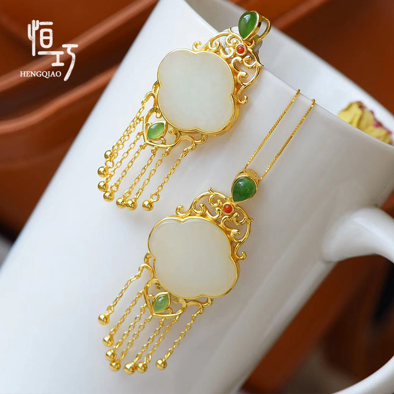 Beautiful Gold Necklace with Unique Style