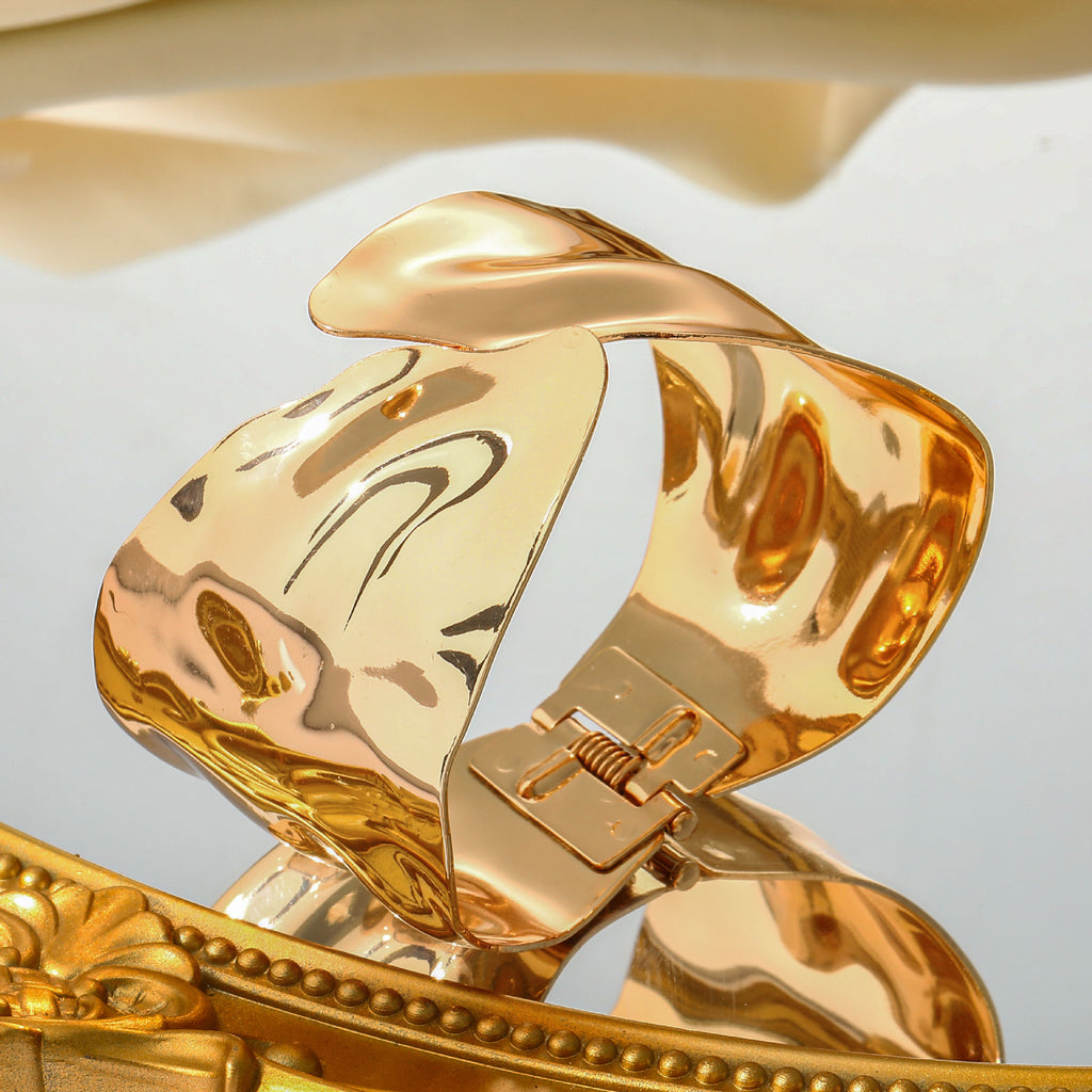 Beautiful Bracelet with Unique Style