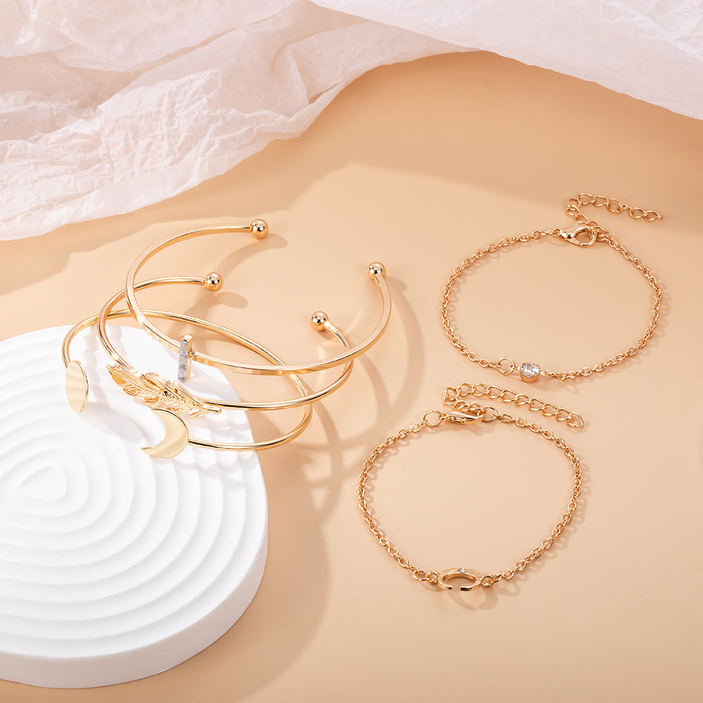 Beautiful Gold Bracelet with Unique Style