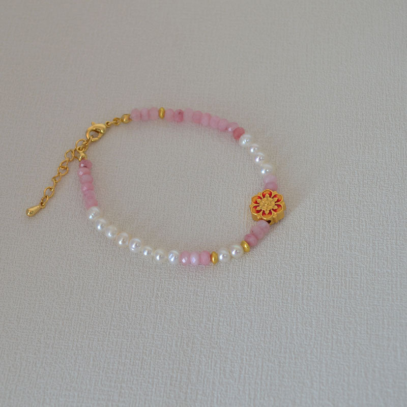 Beautiful Gold Necklace with Unique Style