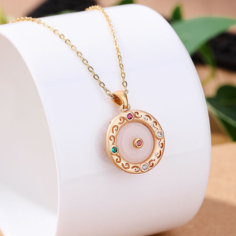 Beautiful Gold Necklace with Unique Style