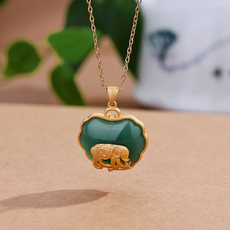 Beautiful Gold Necklace with Unique Style