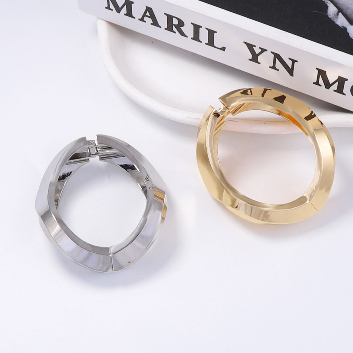 Beautiful Bracelet with Unique Style