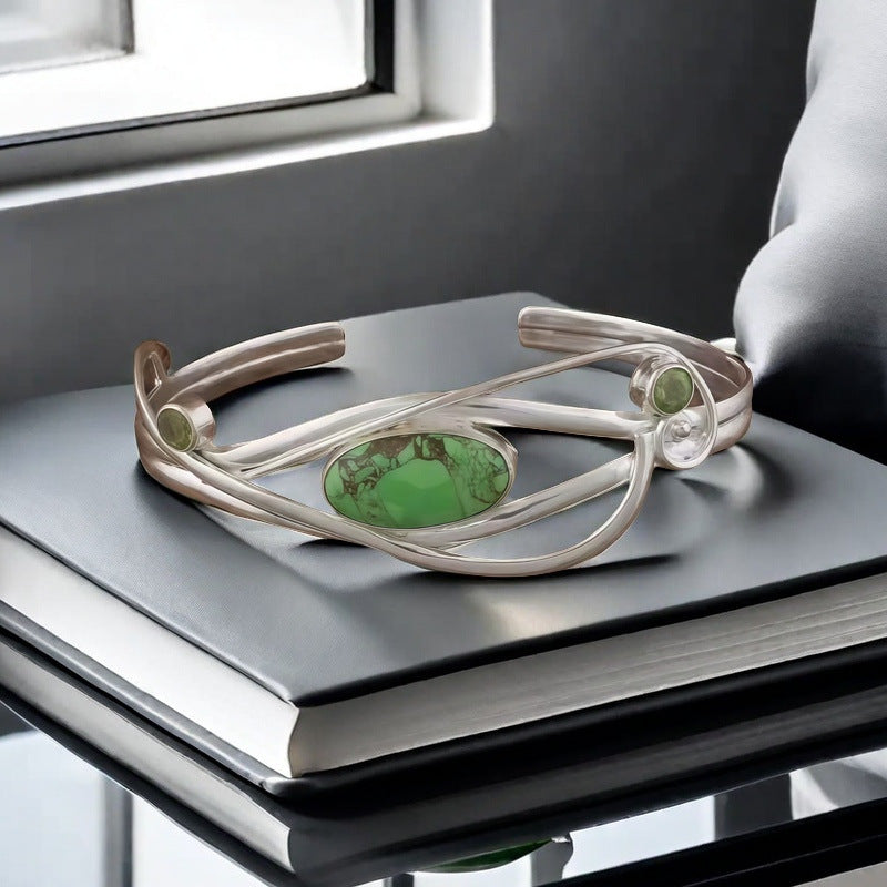 A Romantic Earring for Special Moments