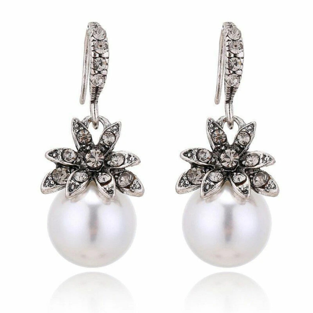 Beautiful Pearl Earring with Unique Style