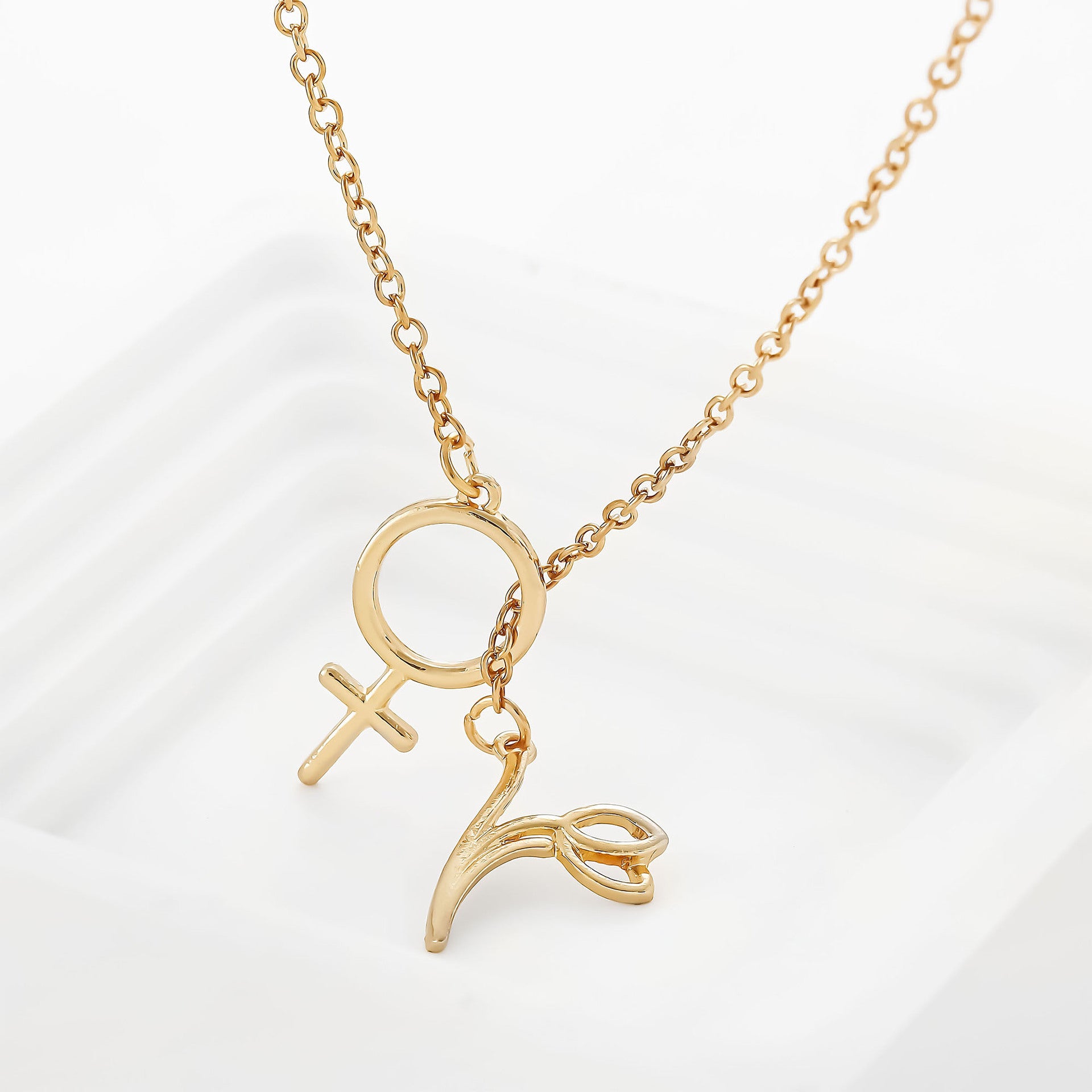 Beautiful Gold Necklace with Unique Style