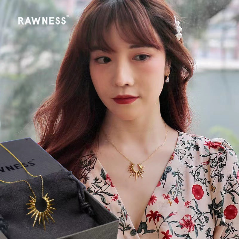 Beautiful Gold Necklace with Unique Style