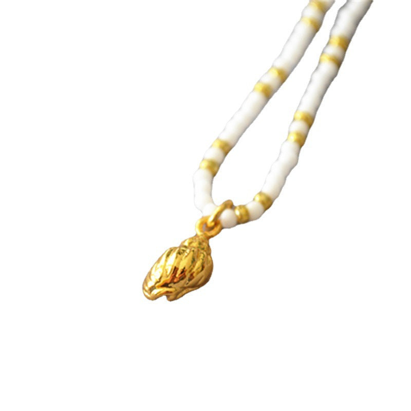 Beautiful Gold Necklace with Unique Style