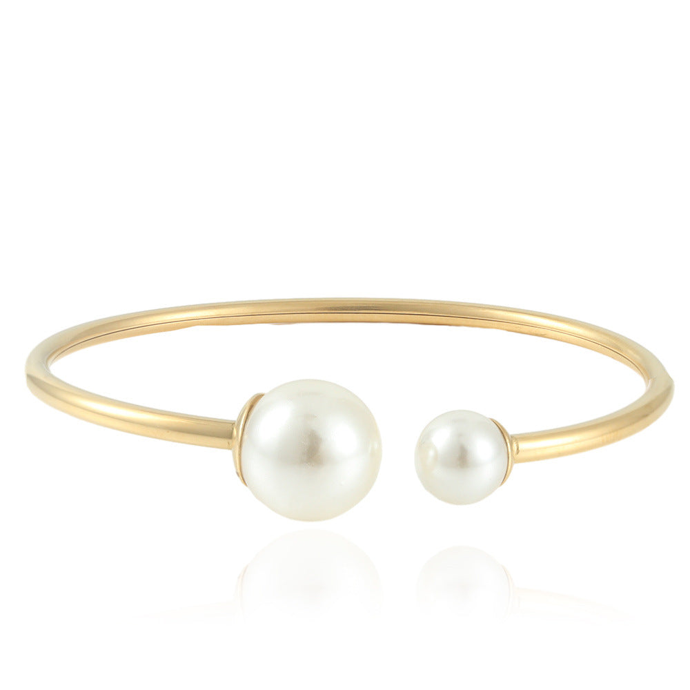 Classic Pearl Bracelet with Timeless Appeal