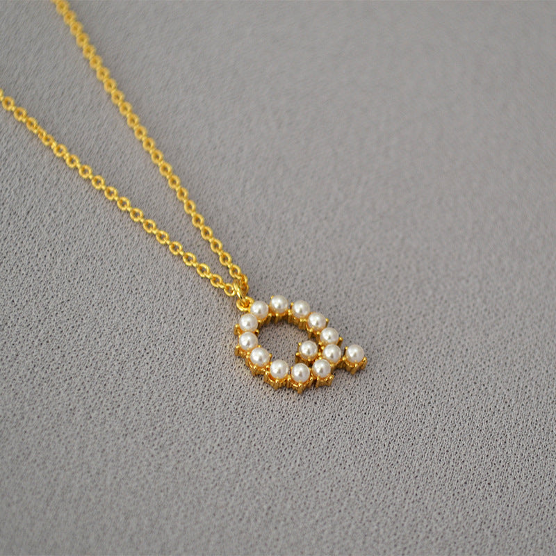 Beautiful Gold Necklace with Unique Style