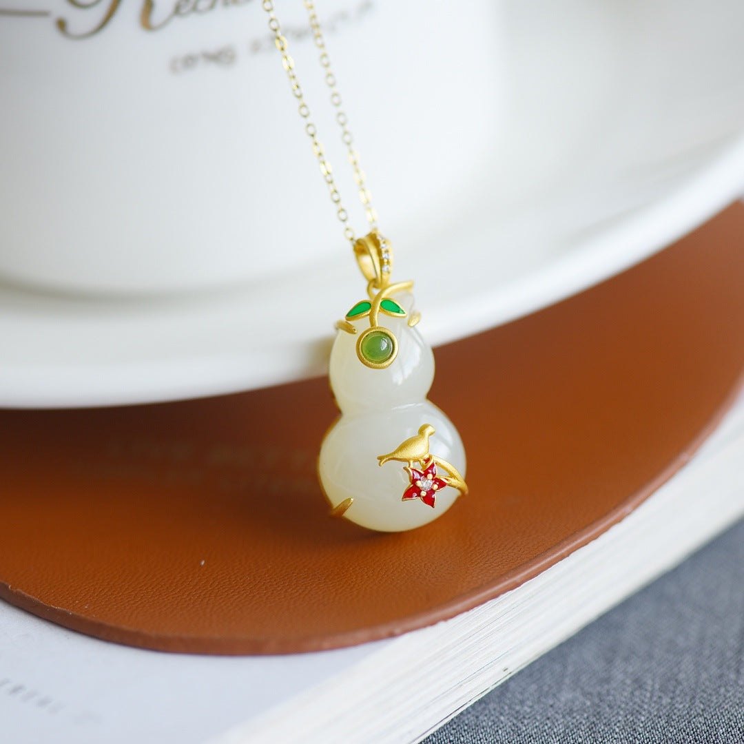 Beautiful Gold Necklace with Unique Style